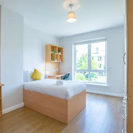 84 - Spacious Townhouse With Parking Holiday home Galway