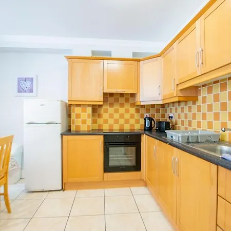 84 - Spacious Townhouse With Parking Holiday home Galway